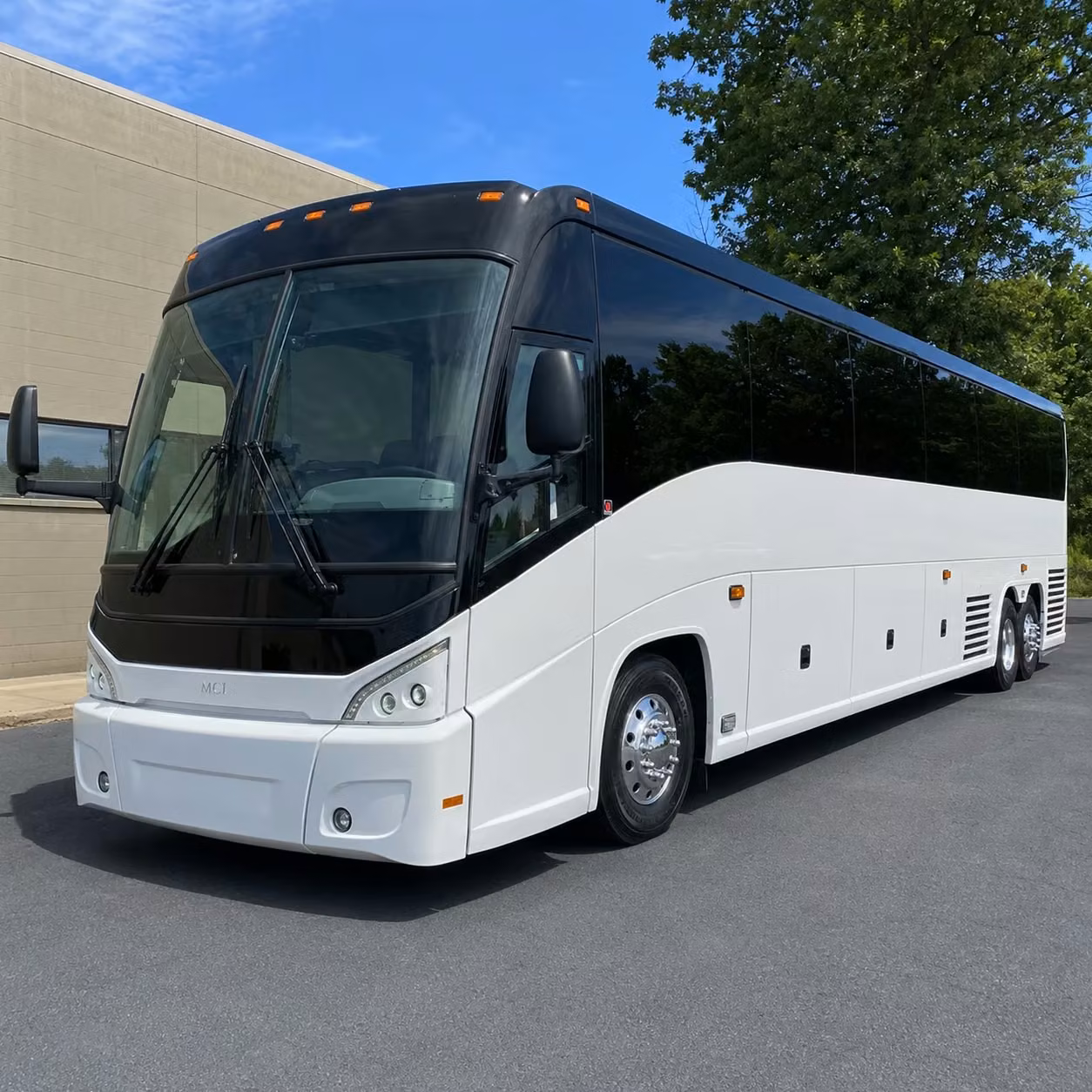 charterbusrentalpompanobeachfl com can handle charter bus transportation for pompano beach museum and cultural field trips