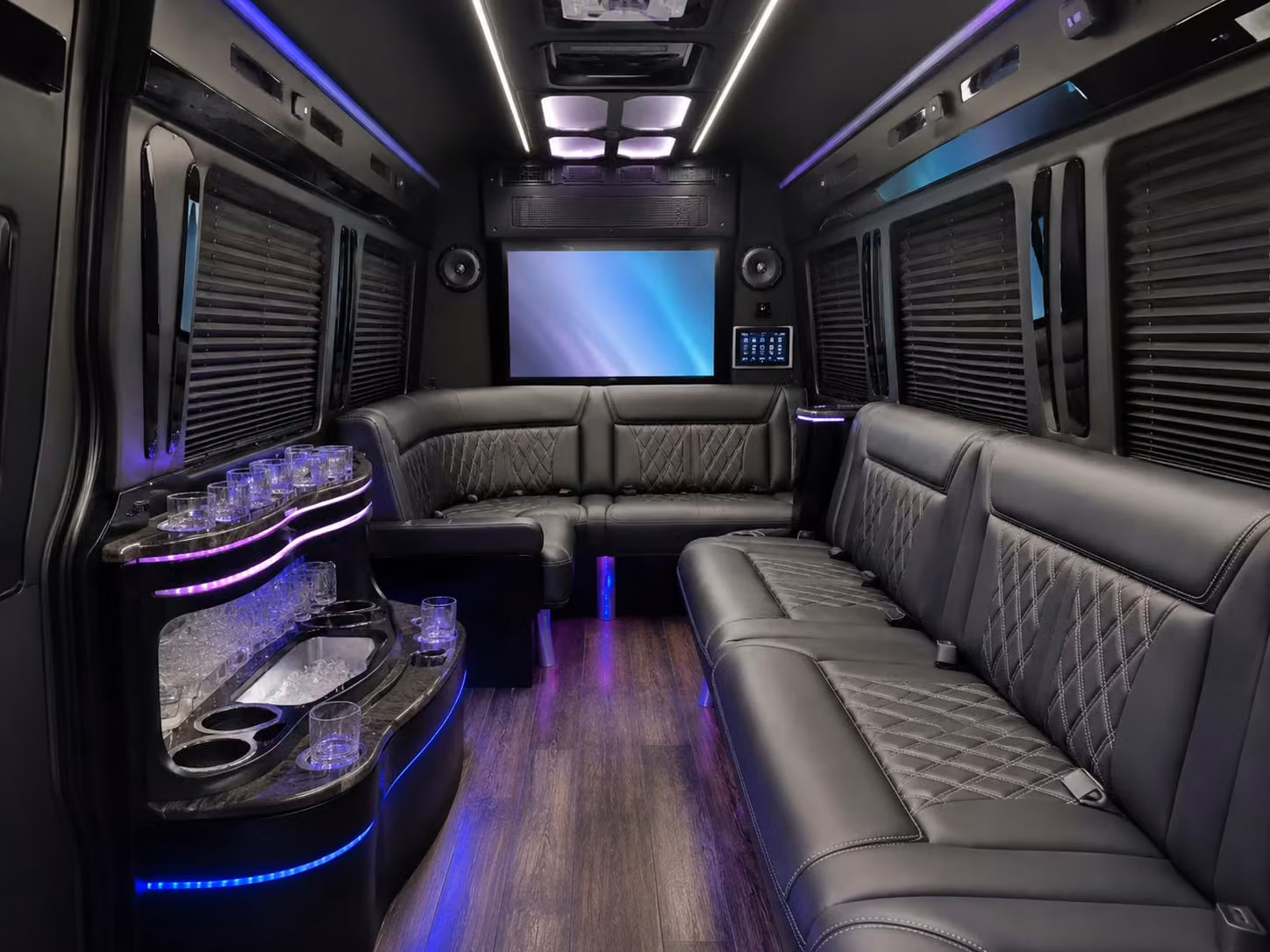 charterbusrentalpompanobeachfl com makes it possible to book pompano beach race day and motorsports transportation